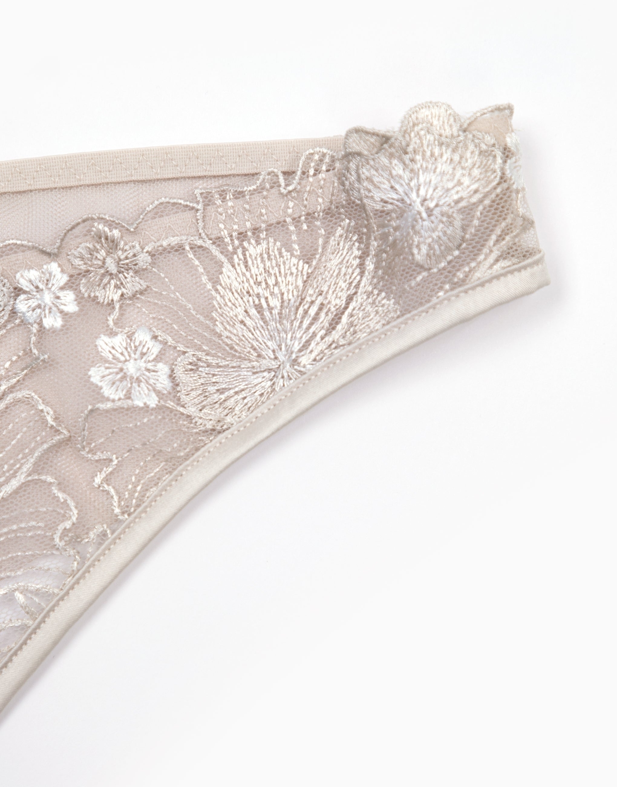 Slip brasiliano a vita alta CD944