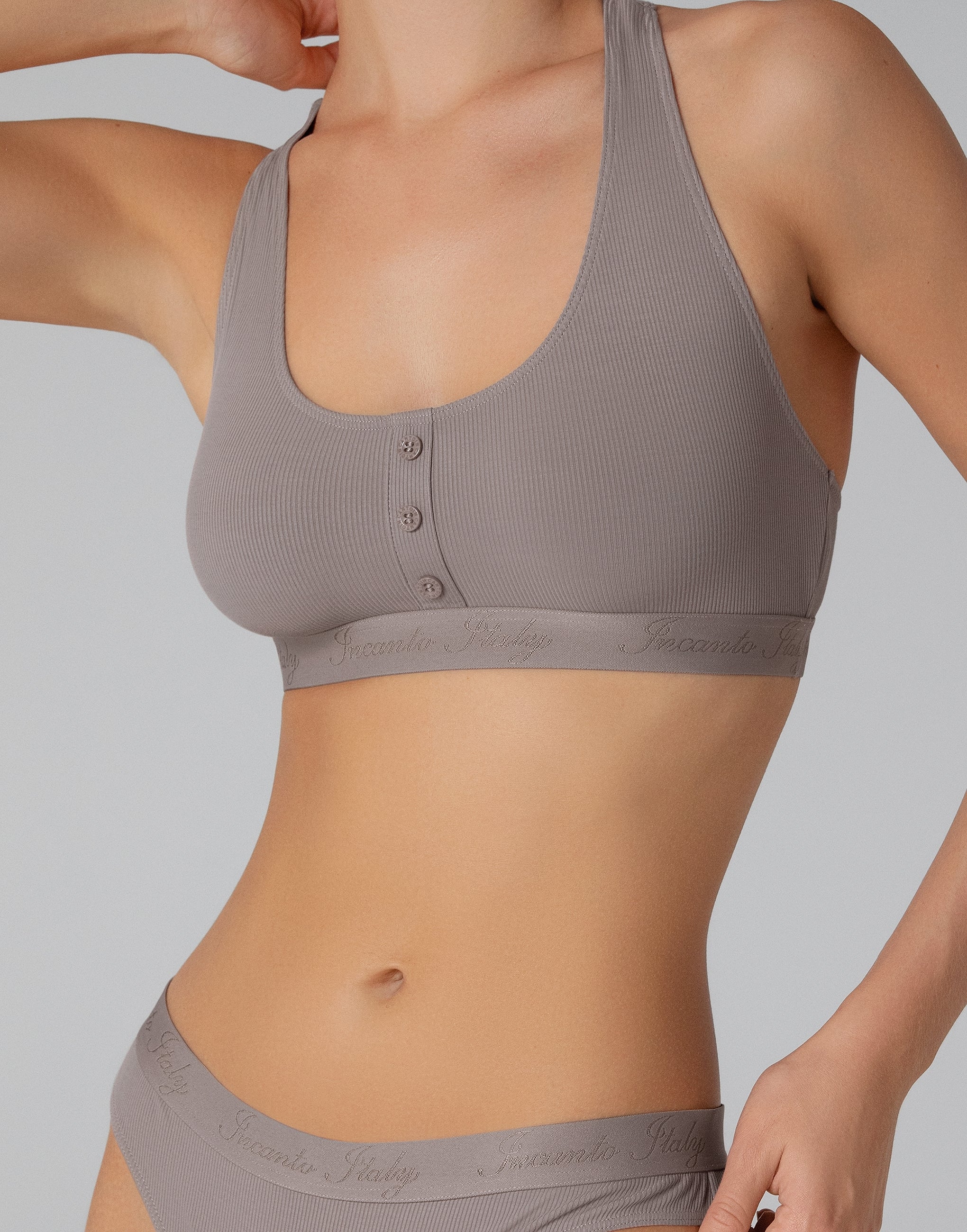 Crop top con dorso a vogatore MD932