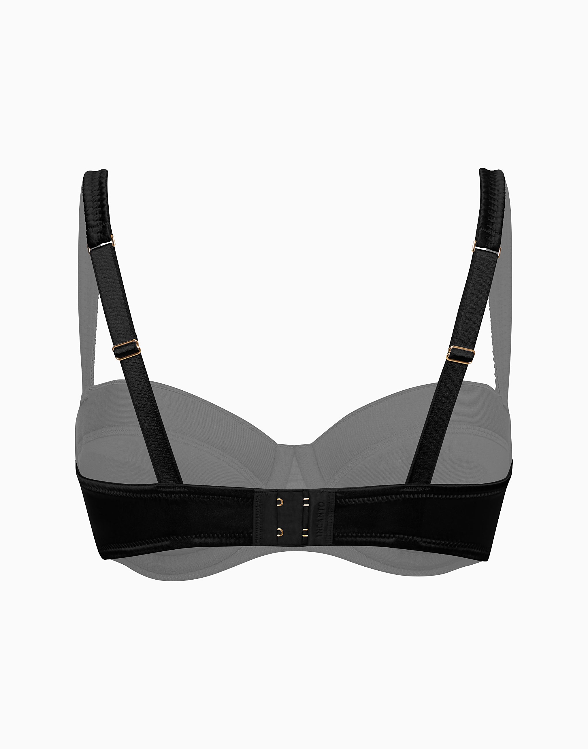 Un reggiseno a balconcino con coppe morbide ed imbottitura in spugna in seta CD377