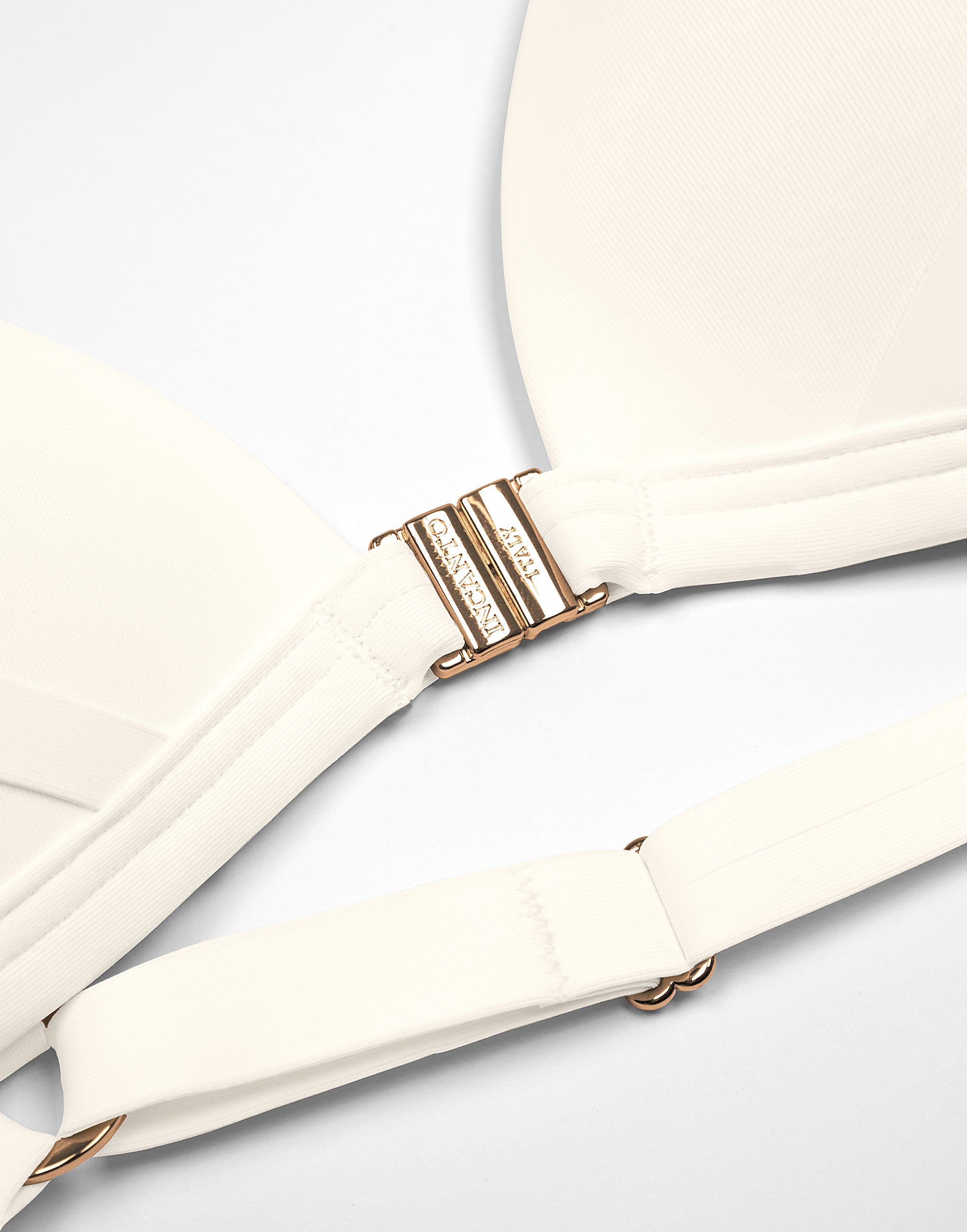 Bikini top con coppe a triangolo ID48