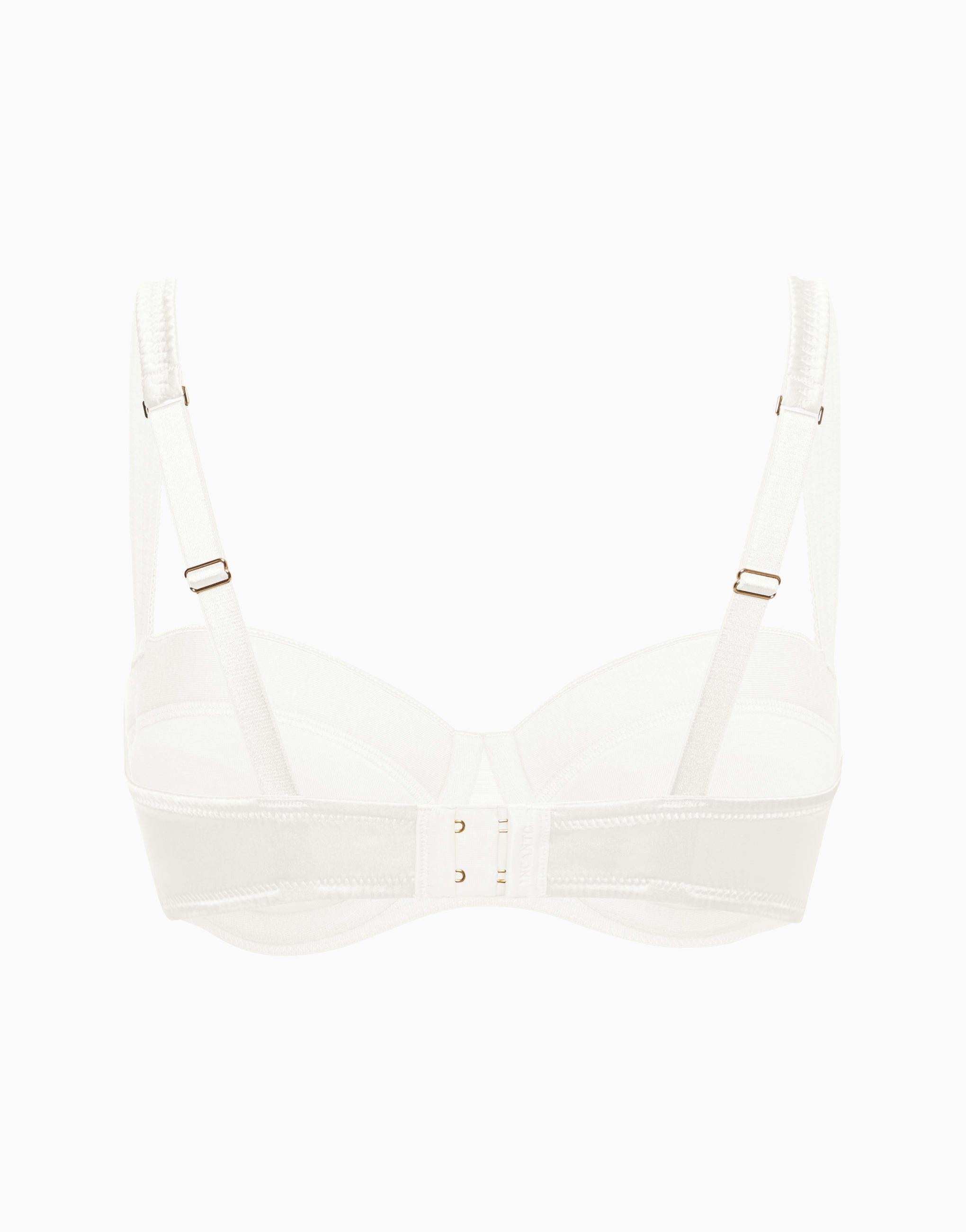 Un reggiseno a balconcino con coppe morbide ed imbottitura in spugna in seta CD377