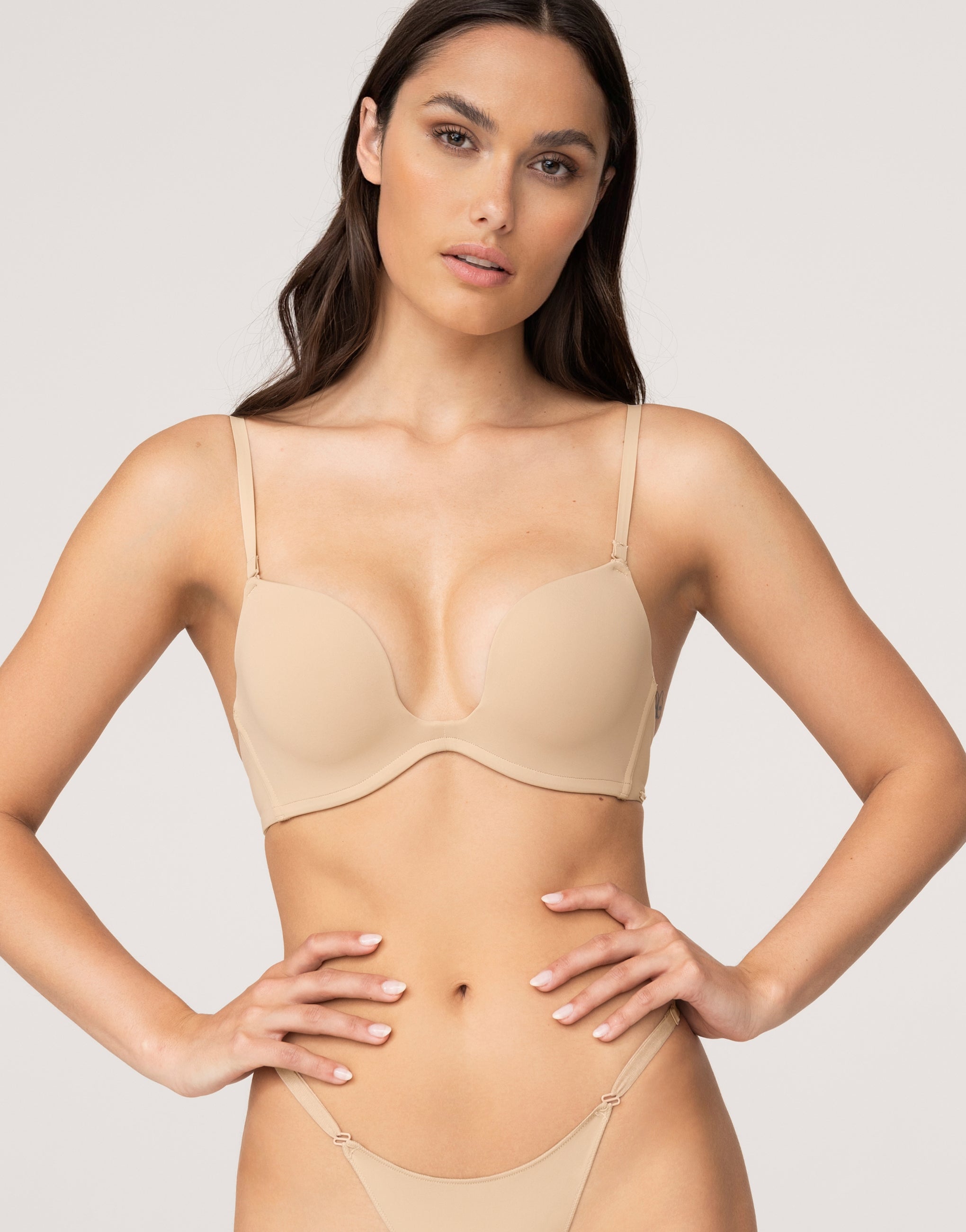Reggiseno Push-Up con coppe preformate su un girotorace Skin