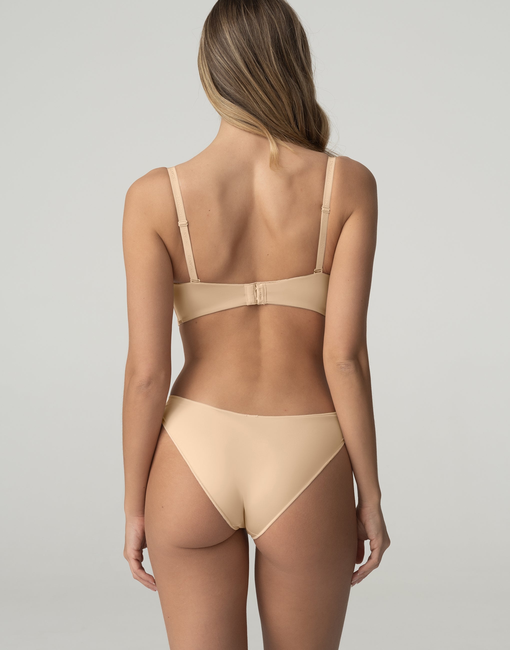 Reggiseno a balconcino Push-Up con coppe preformate Skin